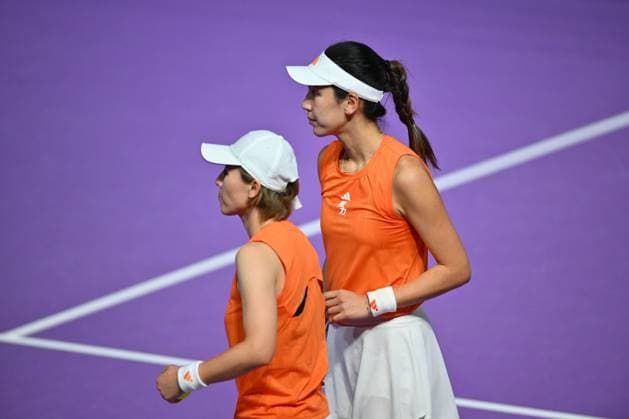 Saisai Zheng and Xinyu Wang of China play against Sara Sorribes Tormo of Spain and Kamilla Rakhimova of Uzbekistan during the Transylvania Open 2026 double final, a WTA250 Tournament, at BT Arena, in Cluj-Napoca, Romania, February 07, 2025. Transylvania Open 2026 - WTA, Tennis Damen 250 Tournament - Double FinalCluj Napoca Romania  Copyright: xAlexxNicodim Shutterstockx 16526889cb