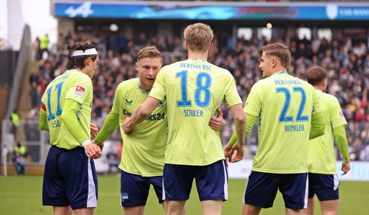 07 02 2026, Football, Men, 2 Bundesliga, Season 2025 2026, SV 07 Elversberg Hertha BSC Berlin, The players of Hertha BSC Berlin celebrate the goal to 0 2 by Luca Schuler Hertha BSC Berlin Elversberg Ursapharm Arena an der Kaiserlinde Saarland Germany DEU Copyright: xFabianxKleerx