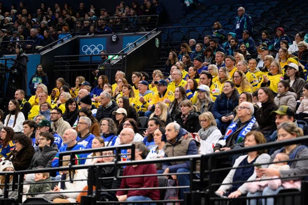 260207 Fans of Sweden in the stands at the women s Ice hockey, Eishockey game between Sweden and Italy during day 1 of the 2026 Winter Olympics on February 7, 2026 in Milan. Photo: Emma Wallskog BILDBYRAN kod EW EW0620 ishockey ice hockey Olympic Games, Olympische Spiele, Olympia, OS olympics winter olympics os ol olympiska spel vinter-os olympiske leker milano cortina 2026 milan cortina 2026 milano cortina 2026 olympic games milano cortina 2026 winter olympic games milano cortina-os milano cortina-ol vinter-ol 1 bbeng sweden sverige italien italy tre kronor dam damkronorna publik *** 260207 Fans of Sweden in the stands at the women s ice hockey game between Sweden and Italy during day 1 of the 2026 Winter Olympics on February 7, 2026 in Milan Photo Emma Wallskog BILDBYRAN code EW EW0620 ice hockey ice hockey olympic games olympics winter olympics os ol olympic games winter os olympic games milano cortina 2026 milan cortina 2026 milano cortina 2026 olympic games milano cortina 2026 winter olympic games milano cortina os milano cortina ol winter ol 1 bbeng sweden sverige ital italy tre kronor damkronorna audience  Copyright: EMMAxWALLSKOG BB260207EW012