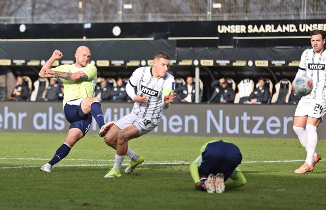 07 02 2026, Soccer, Men, 2 Bundesliga, Season 2025 2026, SV 07 Elversberg Hertha BSC Berlin, Toni Leistner Hertha BSC Berlin scores the goal to 0 3, Goal shot to 0 3 Elversberg Ursapharm Arena an der Kaiserlinde Saarland Germany DEU Copyright: xFabianxKleerx