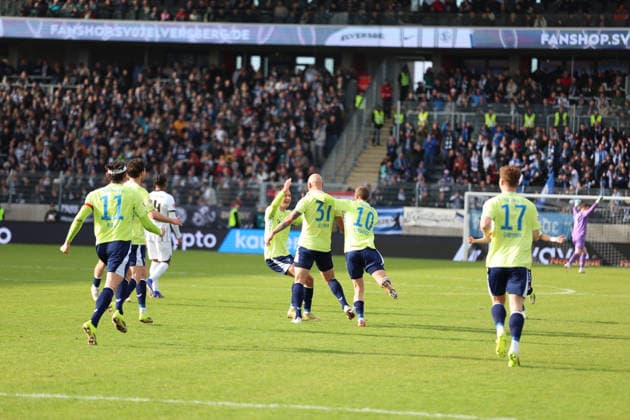 07 02 2026, xrekx, Fußball 2 Bundesliga, SV Elversberg Hertha BSC Berlin v l Torjubel nach dem Tor zum celebrating the goal celebrate 0 3 durch Toni Leistner Hertha BSC DFL DFB REGULATIONS PROHIBIT ANY USE OF PHOTOGRAPHS as IMAGE SEQUENCES and or QUASI VIDEO Elversberg