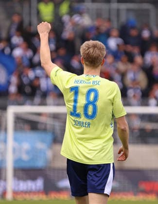 07 02 2026, Football, Men, 2 Bundesliga, Season 2025 2026, SV 07 Elversberg Hertha BSC Berlin, Luca Schuler Hertha BSC Berlin cheers Elversberg Ursapharm Arena an der Kaiserlinde Saarland Germany DEU Copyright: xFabianxKleerx