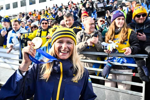VAL DI FIEMME, ITALY 20260207 Sweden s Frida Karlsson takes gold in the women s skiathlon 10+10 km during the Winter Olympics in Val di Femme in Italy. VAL DI FIEMME ITALY x10430x *** VAL DI FIEMME, ITALY 20260207 Sweden s Frida Karlsson takes gold in the women s skiathlon 10 10 km during the Winter Olympics in Val di Femme in Italy VAL DI FIEMME ITALY x10430x  Copyright: xChristinexOlsson TTx OLYMPICS 2026 SKIING