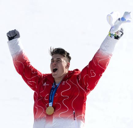 OLYMPICS - Winter Olympic Games, Olympische Spiele, Olympia, OS Milano Cortina 2026 BORMIO,ITALY,07.FEB.26 - OLYMPICS, ALPINE SKIING - Winter Olympic Games Milano Cortina 2026, downhill, men, medal ceremony. Image shows the rejoicing of Franjo von Allmen (SUI). Keywords: medal.  GEPAxpictures xWolfgangxGrebien