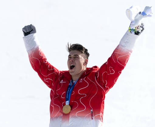 OLYMPICS - Winter Olympic Games, Olympische Spiele, Olympia, OS Milano Cortina 2026 BORMIO,ITALY,07.FEB.26 - OLYMPICS, ALPINE SKIING - Winter Olympic Games Milano Cortina 2026, downhill, men, medal ceremony. Image shows the rejoicing of Franjo von Allmen (SUI). Keywords: medal.  GEPAxpictures xWolfgangxGrebien