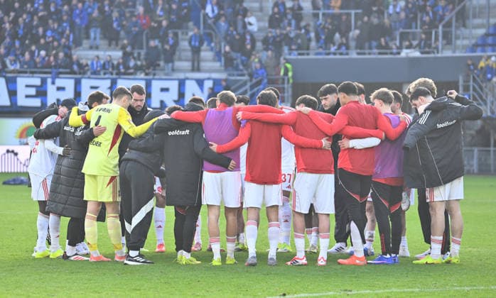 07 02 2026 Soccer Season 2025 2026 2 Soccer Bundesliga 21 Matchday SC Paderborn 07 SCP 1 FC Nürnberg FCN Club Sportfoto Zink xwoxzix DFL regulations prohibit any use of photographs as image sequences and or quasi video only for editorial use Teamkreis Mannschaft Team FCN after end of match