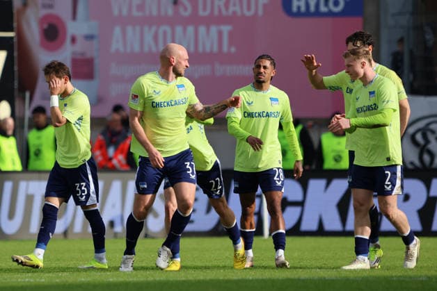 07 02 2025, Football, Men, 2 Bundesliga, Season 2025 2026, SV 07 Elversberg Hertha BSC Berlin, Goal celebration to 0 3, Goalscorer Toni Leistner Hertha BSC Berlin Elversberg Ursapharm Arena an der Kaiserlinde Saarland Germany DEU Copyright: xFabianxKleerx