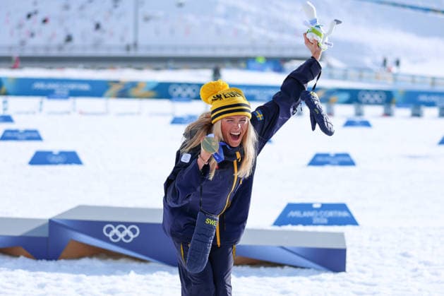 Olympische Winterspiele Milano Cortina 2026 Skilanglauf 10km + 10km Skiathlon Frauen am 07.02.2026 im Tesero Cross-Country Skiing Stadium in Cortina d™Ampezzo Frida Karlsson ( Schweden ) gewinnt die Gold Medallie *** Olympic Winter Games Milano Cortina 2026 Cross Country Skiing 10km 10km Skiathlon Women on 07 02 2026 at the Tesero Cross Country Skiing Stadium in Cortina d™Ampezzo Frida Karlsson Sweden wins the gold medal xMSx