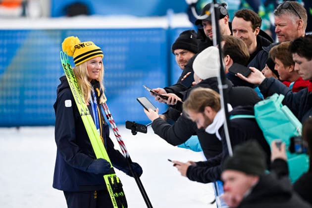 VAL DI FIEMME, ITALY 20260207 Sweden s Frida Karlsson takes gold in the women s skiathlon 10+10 km during the Winter Olympics in Val di Femme in Italy. VAL DI FIEMME ITALY x10430x *** VAL DI FIEMME, ITALY 20260207 Sweden s Frida Karlsson takes gold in the women s skiathlon 10 10 km during the Winter Olympics in Val di Femme in Italy VAL DI FIEMME ITALY x10430x  Copyright: xChristinexOlsson TTx OLYMPICS 2026 SKIING