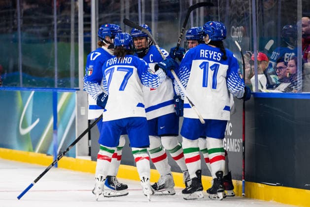 260207 Franziska Stocker of Italy celebrates the 3-1 goal in the women s Ice hockey, Eishockey game between Sweden and Italy during day 1 of the 2026 Winter Olympics on February 7, 2026 in Milan. Photo: Emma Wallskog BILDBYRAN kod EW EW0620 ishockey ice hockey Olympic Games, Olympische Spiele, Olympia, OS olympics winter olympics os ol olympiska spel vinter-os olympiske leker milano cortina 2026 milan cortina 2026 milano cortina 2026 olympic games milano cortina 2026 winter olympic games milano cortina-os milano cortina-ol vinter-ol 1 bbeng sweden sverige italien italy tre kronor dam damkronorna jubel *** 260207 Franziska Stocker of Italy celebrates the 3 1 goal in the women s ice hockey game between Sweden and Italy during day 1 of the 2026 Winter Olympics on February 7, 2026 in Milan Photo Emma Wallskog BILDBYRAN kod EW EW0620 ishockey ice hockey olympic games olympics winter olympics os ol olympiska spel vinter os olympiske leker milano cortina 2026 milan cortina 2026 milano cortina 2026 olympic games milano cortina 2026 winter olympic games milano cortina os milano cortina ol vinter ol 1 bbeng sweden sverige ital italy tre kronor damkronorna jubel  Copyright: EMMAxWALLSKOG BB260207EW032