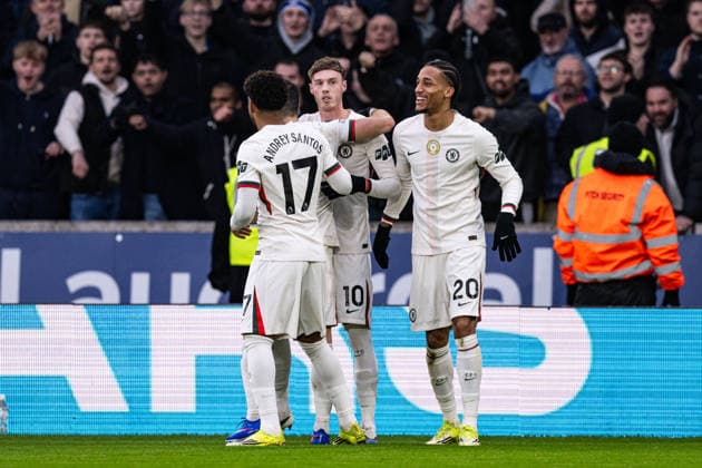 7th February 2026; Molineux Stadium, Wolverhampton, West Midlands, England; Premier League Football, Wolverhampton Wanderers versus Chelsea; Cole Palmer of Chelsea celebrates with Andrey Santos anmd Joao Pedro after scoring in the 13th minute to make the score 0-1  GodfreyxPitt