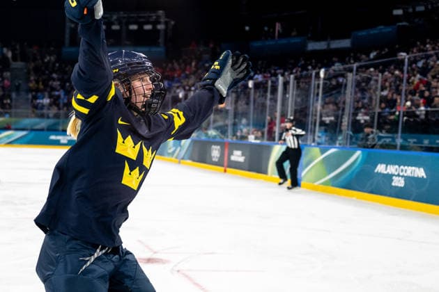260207 Thea Johansson of Sweden celebrates the 5-1 goal in the women s Ice hockey, Eishockey game between Sweden and Italy during day 1 of the 2026 Winter Olympics on February 7, 2026 in Milan. Photo: Emma Wallskog BILDBYRAN kod EW EW0620 ishockey ice hockey Olympic Games, Olympische Spiele, Olympia, OS olympics winter olympics os ol olympiska spel vinter-os olympiske leker milano cortina 2026 milan cortina 2026 milano cortina 2026 olympic games milano cortina 2026 winter olympic games milano cortina-os milano cortina-ol vinter-ol 1 bbeng sweden sverige italien italy tre kronor dam damkronorna jubel *** 260207 Thea Johansson of Sweden celebrates the 5 1 goal in the women s ice hockey game between Sweden and Italy during day 1 of the 2026 Winter Olympics on February 7, 2026 in Milan Photo Emma Wallskog BILDBYRAN code EW EW0620 ice hockey ice hockey olympic games olympics winter olympics os ol olympic games winter os olympic games milano cortina 2026 milan cortina 2026 milano cortina 2026 olympic games milano cortina 2026 winter olympic games milano cortina os milano cortina ol winter ol 1 bbeng sweden sverige ital italy tre kronor damkronorna jubel  Copyright: EMMAxWALLSKOG BB260207EW042