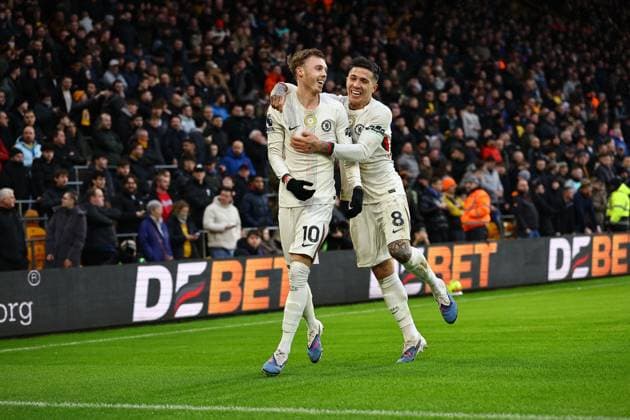 Cole Palmer of Chelsea celebrates scoring their sides third goal with team-mate Enzo Fernandez of Chelsea Wolverhampton Wanderers v Chelsea, Premier League, Football, Molineux, Wolverhampton, UK - 07 Feb 2026Wolverhampton Molineux United Kingdom EDITORIAL USE ONLY No use with unauthorised audio, video, data, fixture lists, club league logos or live services. Online in-match use limited to 120 images, no video emulation. No use in betting, games or single club league player publications. Copyright: xMichaelxZemanek Shutterstockx 16524375ae