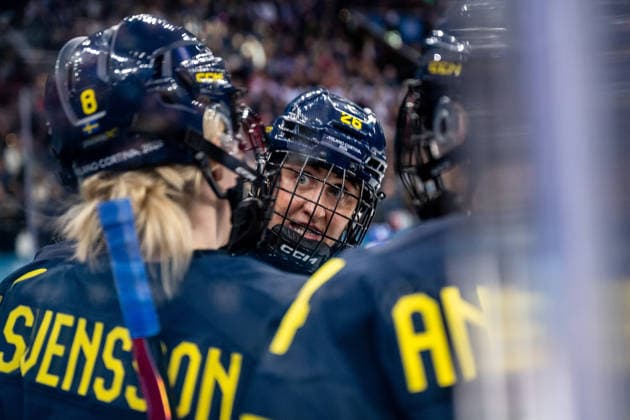 260207 Hilda Svensson and Hanna Olsson of Sweden celebrate in the women s Ice hockey, Eishockey game between Sweden and Italy during day 1 of the 2026 Winter Olympics on February 7, 2026 in Milan. Photo: Emma Wallskog BILDBYRAN kod EW EW0620 ishockey ice hockey Olympic Games, Olympische Spiele, Olympia, OS olympics winter olympics os ol olympiska spel vinter-os olympiske leker milano cortina 2026 milan cortina 2026 milano cortina 2026 olympic games milano cortina 2026 winter olympic games milano cortina-os milano cortina-ol vinter-ol 1 bbeng sweden sverige italien italy tre kronor dam damkronorna jubel *** 260207 Hilda Svensson and Hanna Olsson of Sweden celebrate in the women s ice hockey game between Sweden and Italy during day 1 of the 2026 Winter Olympics on February 7, 2026 in Milan Photo Emma Wallskog BILDBYRAN code EW EW0620 ice hockey ice hockey olympic games olympics winter olympics os ol olympiska spel vinter os olympiske leker milano cortina 2026 milan cortina 2026 milano cortina 2026 olympic games milano cortina 2026 winter olympic games milano cortina os milano cortina ol vinter ol 1 bbeng sweden sverige ital italy tre kronor damkronorna jubel  Copyright: EMMAxWALLSKOG BB260207EW047