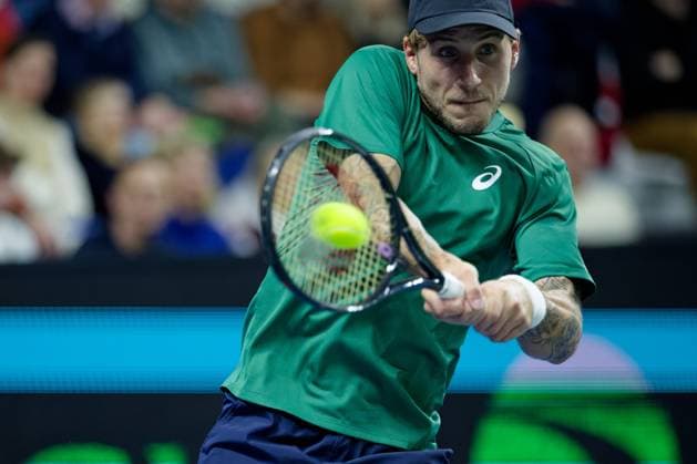 Tennis Coupe Davis - France - Slovaquie au Portel PHOTOPQR VOIX DU NORD JOHAN BEN AZZOUZ ; 07 02 2026 ; Le Portel, le 7 fevrier 2026. Tennis Coupe Davis (premier tour) - France - Slovaquie au chaudron au Portel. Alex Molcan (SVK). PHOTO JOHAN BEN AZZOUZ LA VOIX DU NORD - Le Portel, France, feb 7th 2026. Davis Cup : Francs vs Slovakia - Nord France  Copyright: xPHOTOPQR VOIXxDUxNORD MAXPPPxJOHANxBENxAZZOUZx 20260207VDN5036 20260207VDN5036