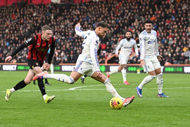 Bournemouth v Aston Villa, Premier League Matty Cash (2) of Aston Villa on the attack during the Premier League match between Bournemouth and Aston Villa at the Vitality Stadium, Bournemouth, UK on 7 February 2026. Bournemouth Vitality Stadium Dorset UK Editorial use only DataCo restrictions apply See www.football-dataco.com , Copyright: xGrahamxHuntx PSI-23705-0092