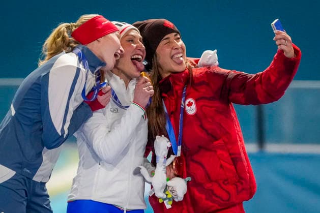 Winter Olympics in Milan Cortina 2026 Milan, Italy 20260207. Gold medalist Francesca Lollobrigida of Italy (center), silver medalist Ragne Wiklund of Norway (left) and bronze medalist ValÃ rie Maltais of Canada (right) during the medal ceremony for the women s 3000 m Speed skating, Eisschnelllauf at the Milan Cortina 2026 Winter Olympics. Photo: Heiko Junge NTB Milano Italy EDITORIAL USE ONLY. RESTRICTED USE FOR BETTING COMPANIES Ref:_SPOgiLxuSFHGn8.jpg *** Winter Olympics in Milan Cortina 2026 Milan, Italy 20260207 Gold medalist Francesca Lollobrigida of Italy center , silver medalist Ragne Wiklund of Norway left and bronze medalist ValÃ rie Maltais of Canada right during the medal ceremony for the women s 3000 m speed skating at the Milan Cortina 2026 Winter Olympics Photo Heiko Junge NTB Milano Italy EDITORIAL USE ONLY RESTRICTED USE FOR BETTING COMPANIES  Copyright: xHeikoxJungex xNTBx