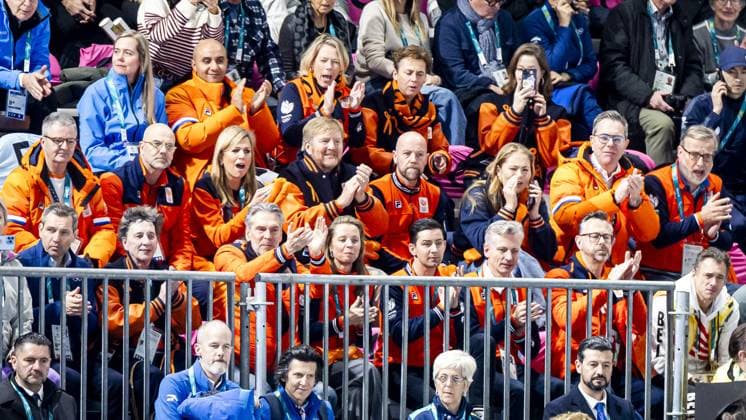 MILAN - Queen Maxima, King Willem-Alexander, Princess Amalia, and caretaker Prime Minister Dick Schoof during the 3,000-meter long track Speed skating, Eisschnelllauf event at the Milan Speed Skating Stadium at the Milan Winter Olympics. SEM VAN DER WAL ANP xVIxANPxSportx xxANPxIVx 549931574 originalFilename: 549931574.jpg