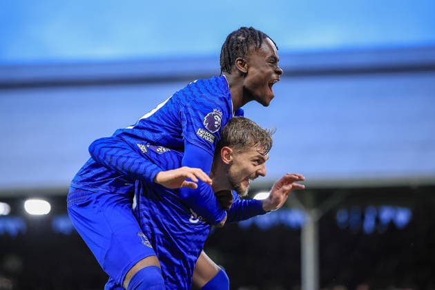 Fulham v Everton, Premier League GOAL CELEBRATION Defender Jake O Brien (15) (Not In the Picture) makes it 1-2 during the Premier League match between Fulham and Everton at Craven Cottage, London, UK on 7 February 2026. Editorial use only DataCo restrictions apply See www.football-dataco.com , Copyright: xChrisxFoxwellx PSI-23698-0071