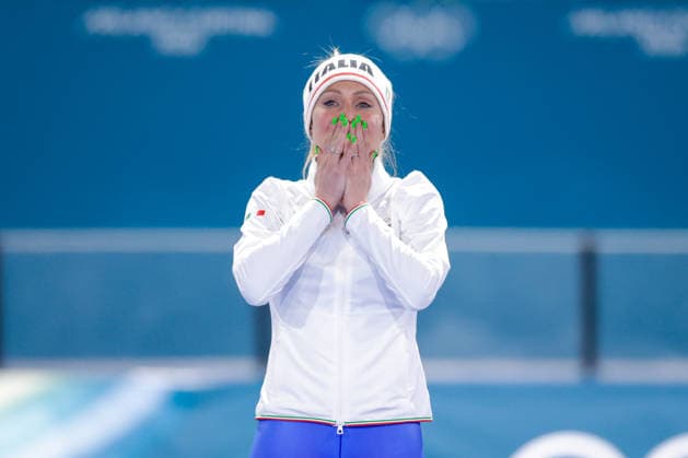 2026-02-07 Speed skating, Eisschnelllauf - Milano Cortina 2026 Winter Olympics - Day 1 MILAN, ITALY - FEBRUARY 7: Francesca Lollobrigida of Italy during the podium ceremony after competing in the Women s 3000m during Day 1 of Speed Skating - Milano Cortina 2026 Winter Olympics at Milano Speed Skating Stadium on February 7, 2026 in Milan, Italy. (Photo by Joris Verwijst BSR Agency) Milan Italy Content not available for redistribution in The Netherlands directly or indirectly through any third parties. Copyright: xBSRxAgencyx