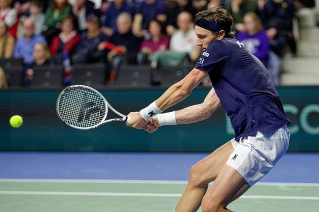Tennis Coupe Davis - France - Slovaquie au Portel PHOTOPQR VOIX DU NORD JOHAN BEN AZZOUZ ; 07 02 2026 ; Le Portel, le 7 fevrier 2026. Tennis Coupe Davis (premier tour) - France - Slovaquie au chaudron au Portel. Arthur Rinderknech (FRA). PHOTO JOHAN BEN AZZOUZ LA VOIX DU NORD - Le Portel, France, feb 7th 2026. Davis Cup : Francs vs Slovakia - Nord France  Copyright: xPHOTOPQR VOIXxDUxNORD MAXPPPxJOHANxBENxAZZOUZx 20260207VDN5444 20260207VDN5444
