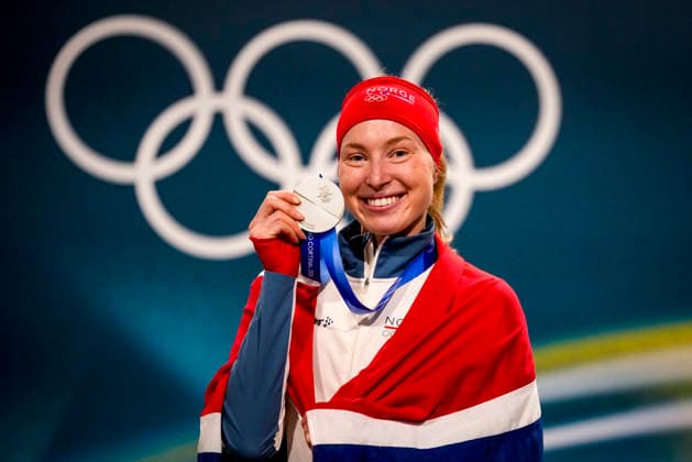 Winter Olympics in Milan Cortina 2026 Milan, Italy 20260207. Ragne Wiklund with the silver medal after 3000 meters skating in the Milan Speed skating, Eisschnelllauf arena during the Winter Olympics in Milan Cortina 2026. Photo: Heiko Junge NTB Milano Italy EDITORIAL USE ONLY. RESTRICTED USE FOR BETTING COMPANIES Ref:_SPOgYN5gV1OMtU.jpg *** Winter Olympics in Milan Cortina 2026 Milan, Italy 20260207 Ragne Wiklund with the silver medal after 3000 meters skating in the Milan Speed Skating arena during the Winter Olympics in Milan Cortina 2026 Photo Heiko Junge NTB Milano Italy EDITORIAL USE ONLY RESTRICTED USE FOR BETTING COMPANIES  Copyright: xHeikoxJungex xNTBx