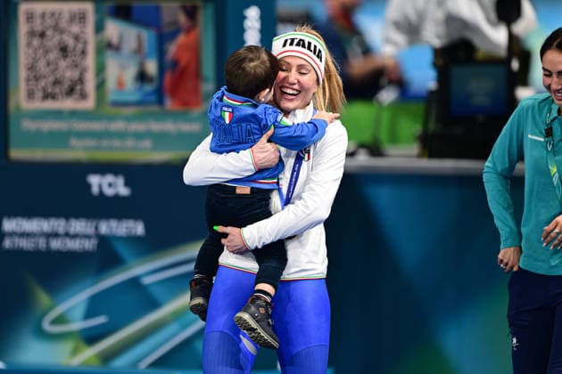 Lollobrigida Francesca (Italy) with her son, Olympic Champion with Olympic Record, WomenÂ s Speed skating, Eisschnelllauf 3000m, Milano Cortina 2026 Olympic Games, Olympische Spiele, Olympia, OS 07-02-2026 *** Lollobrigida Francesca Italy with her son, Olympic Champion with Olympic Record, Womens Speed Skating 3000m, Milano Cortina 2026 Olympic Games 07 02 2026 Copyright: HMBxMedia MarcxNiemeyer