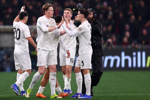 Scott McTominay (Ssc Napoli) celebrates after scoring his team s second goal with team mates, Serie A, Genoa CFC v SSC Napoli , Stadio Luigi Ferraris, February 7, 2026, Genova, Italy.