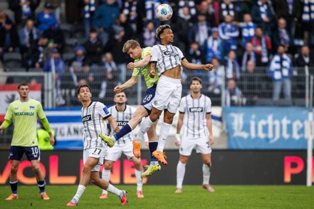 Bambase Conte SV 07 Elversberg in header duel with Luca Schuler Hertha BSC Berlin , SV Elversberg vs Hertha BSC Berlin, Football, 2 Bundesliga, Matchday 21, Season 2025 2026, 07 02 2026 DFB regulations prohibit any use of photographs as image sequences and or quasi video SV Elversberg vs Hertha BSC Berlin, Football, 2 Bundesliga, Matchday 21, Season 2025 2026, 07 02 2026 Copyright: xEibner-Pressefoto AlexanderxNeisx EP_ANS