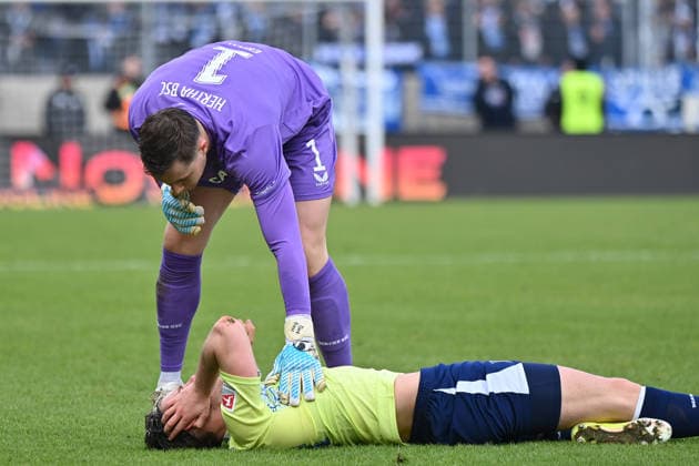 07 02 2026, xjrdrx, Soccer 2 Bundesliga, SV Elversberg Hertha BSC Berlin v l Tjark Ernst Hertha BSC Berlin Linus Gechter Hertha BSC Berlin injured, injury, pain, aches DFL DFB REGULATIONS PROHIBIT ANY USE OF PHOTOGRAPHS as IMAGE SEQUENCES and or QUASI VIDEO Elversberg
