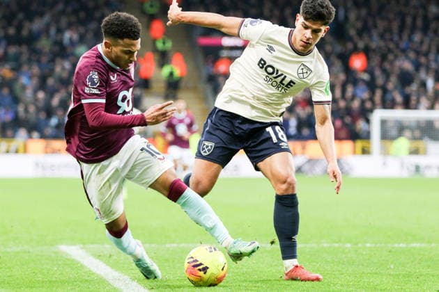Marcus Edwards (10 Burnley) controls the ball during the Premier League match between Burnley and West Ham United at Turf Moor in Burnley, England on February 7th 2026. Copyright: xSeanxChandlerx xSPPx Sportspressphoto_SPR89416
