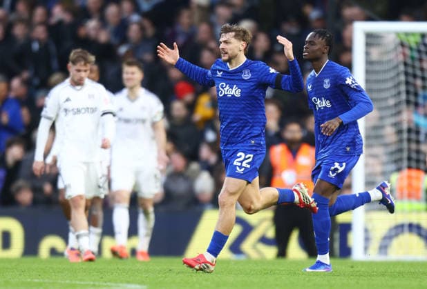 Fulham v Everton, English Premier League, Craven Cottage, London, UK - 07 02 2026 Kiernan Dewsbury-Hall of Everton celebrates scoring their first goal during the Premier League away win against Fulham at Craven Cottage London Craven Cottage London GBR, UK NEWSPAPERS OUT Copyright: xMarkxGreenwoodx