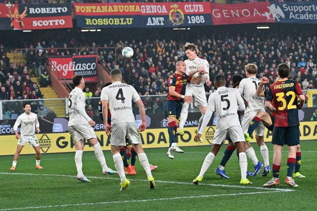 Foto IPP Felice De Martino Genova 07 02 2026 Calcio Campionato di Serie A 2025 2026 Genoa-Napoli nella foto Scott McTominay in un colpoo di testa - Italy Photo Press - World Copyright italy ITALY  Copyright: xR4924_italyphotopressx