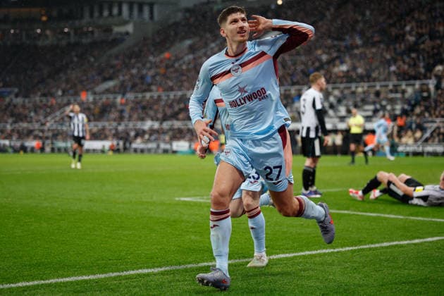 Newcastle United v Brentford, Premier League Vitaly Janelt of Brentford scores his sides first goal of the match 1-1 during the Premier League match between Newcastle United and Brentford at St. James s Park, Newcastle, UK on 7 February 2026. Newcastle St. James s Park Tyne and Wear UK Editorial use only DataCo restrictions apply See www.football-dataco.com , Copyright: xCraigxCowanx PSI-23691-0041