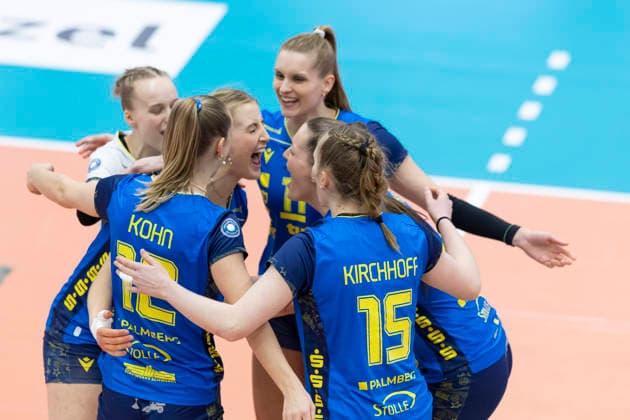 1 Volleyball Bundesliga Women Schwarz Weiss Erfurt vs SSC Palmberg Schwerin Erfurt 07 02 2026 Cheers SSC Palmberg Schwerin 1 Volleyball Bundesliga Women Schwarz Weiss Erfurt vs SSC Palmberg Schwerin Riethsporthalle Erfurt 07 02 2026 Copyright: xBEAUTIFULxSPORTS Duehringx
