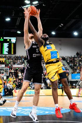 Ludwigsburg, BBL 25 26 MHP Riesen Ludwigsburg vs Bamberg Baskets v li in duel Moritz Krimmer Bamberg and Traveon Buchanan Ludwigsburg Ludwigsburg MHP Arena Baden Württemberg Germany