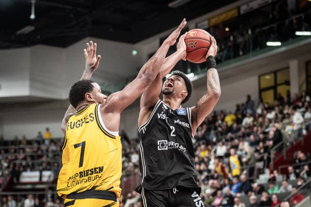 Ibi Watson BMA365 Bamberg Baskets, 02 vs Elijah Hughes MHP RIESEN Ludwigsburg, 07 GER, MHP Riesen vs BMA365 Bamberg Baskets, Basketball Bundesliga, easycredit BBL, Matchday 19, Season 2025 2026, 07 02 2026 GER, MHP Riesen vs BMA365 Bamberg Baskets, Basketball Bundesliga, easycredit BBL, Matchday 19, Season 2025 2026, 07 02 2026 Ludwigsburg Copyright: xSandyxDinkelackerx EP_SDR