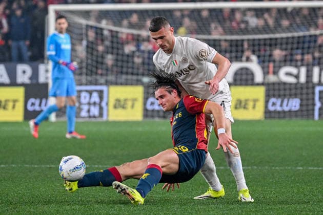 Genoa™s Lorenzo Colombo fights for the ball with Napoli™s Alessandro Buongiorno during the Serie A soccer match between Genoa and Napoli at the Luigi Ferraris Stadium in Genoa, Italy - Saturday, February 07, 2026. - Soccer .  Copyright: xTanoxPecoraro LaPressex