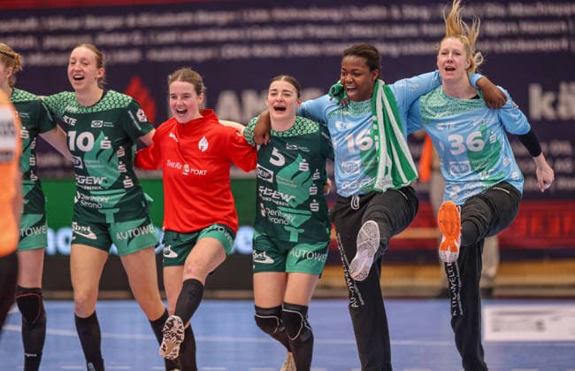 GER, Bensheim, HSG Bensheim Auerbach Flames vs TuS Metzingen, Alsco Handball Bundesliga Frauen, Handball, DHB, Season 2025 2026, Weststadthalle Bensheim, 16 match day in the picture HSG Bensheim Auerbach Flames win against TuS Metzingen Handball Women, cheers, joy and emotions after the victory DFB DFL REGULATIONS PROHIBIT ANY USE OF PHOTOGRAPHS AS IMAGE SEQUENCES AND OR QUASI VIDEO, 07 02 2026 Copyright: HMBxMedia HendrikxHamelau