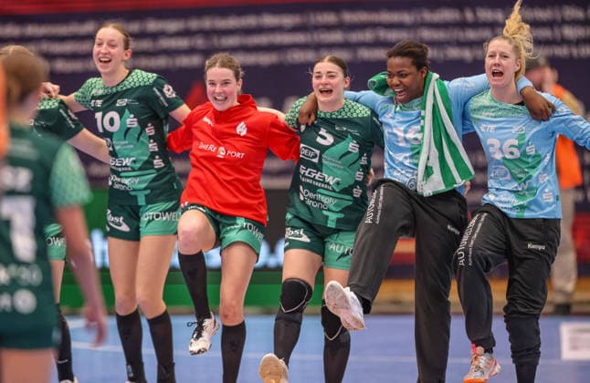 GER, Bensheim, HSG Bensheim Auerbach Flames vs TuS Metzingen, Alsco Handball Bundesliga Frauen, Handball, DHB, Season 2025 2026, Weststadthalle Bensheim, 16 match day in the picture HSG Bensheim Auerbach Flames win against TuS Metzingen Handball Women, cheers, joy and emotions after the victory DFB DFL REGULATIONS PROHIBIT ANY USE OF PHOTOGRAPHS AS IMAGE SEQUENCES AND OR QUASI VIDEO, 07 02 2026 Copyright: HMBxMedia HendrikxHamelau
