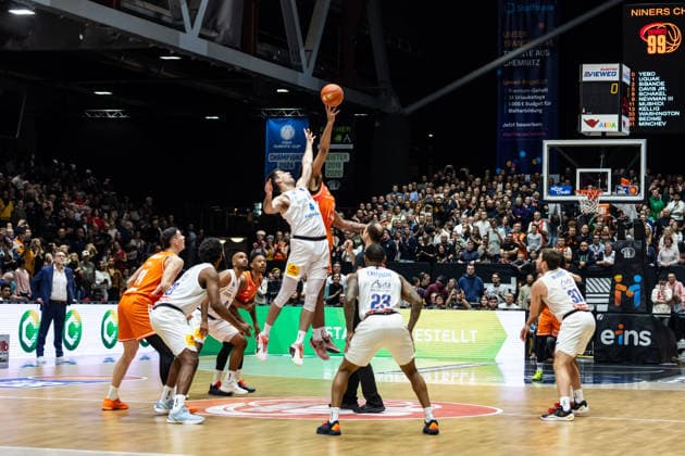 Basketball, BBL, Niners Chemnitz - MBC Syntainics Weißenfels