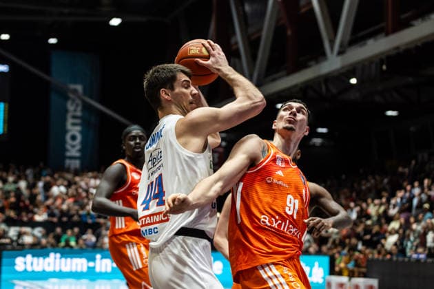 GER, easy Credit Basketball Bundesliga, Niners Chemnitz Syntainics MBC 07 02 2026, Messe, Chemnitz, GER, easy Credit Basketball Bundesliga, Niners Chemnitz Syntainics MBC Jure Planinic Syntainics MBC, 44 , Kevin Yebo Niners Chemnitz, 0 Foto Alexander Trienitz Chemnitz Messe Sachsen Germany