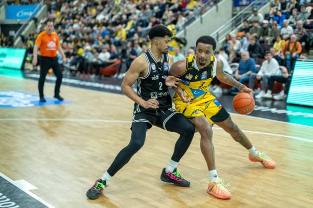 Ibi Watson Bamberg Baskets, 02 , Elijah Hughes MHP RIESEN Ludwigsburg, 07 , GER, MHP Riesen vs BMA365 Bamberg Baskets, Basketball Bundesliga, easycredit BBL, Matchday 19, Season 2025 2026, 07 02 2026, GER, MHP Riesen vs BMA365 Bamberg Baskets, Basketball Bundesliga, easycredit BBL, Matchday 19, Season 2025 2026, 07 02 2026 Ludwigsburg Copyright: xEibner-Pressefoto SaschaxWaltherx EP_EER