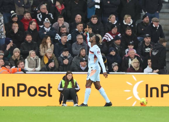 Newcastle Upon Tyne, England, 7th February 2026. Dango Ouattara of Brentford celebrates scoring his teams third goal during the Newcastle United vs Brentford Premier League match at St. James Park, Newcastle Upon Tyne. Picture credit should read: Nigel Roddis Sportimage EDITORIAL USE ONLY. No use with unauthorised audio, video, data, fixture lists, club league logos or live services. Online in-match use limited to 120 images, no video emulation. No use in betting, games or single club league player publications. SPI_045_NR_NEWC_BREN SPI-4513-0045
