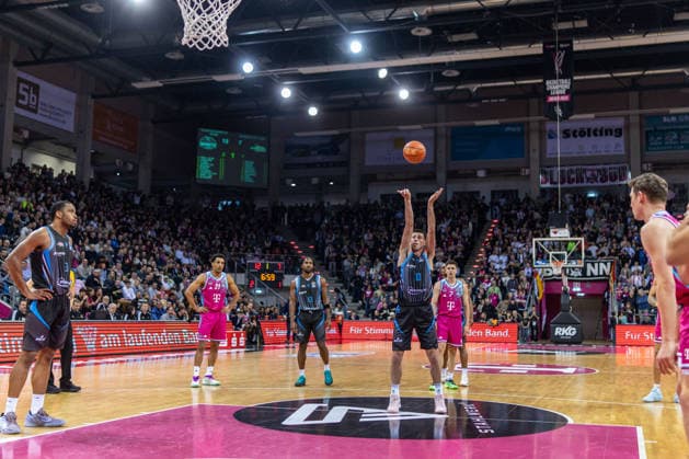 Joe Wieskamp Science City Jena, 10 on free throw, Keith Lee Braxton JR Science City Jena, 13, William McNair Science City Jena, 03 , Grayson Murphy Telekom Baskets Bonn, 07 , Joel Sadu Aminu Telekom Baskets Bonn, 21 watch Telekom Baskets Bonn vs Science City Jena, Basketball, easy Credit BBL, Matchday 19, 2025 2026, 07 02 2026 Telekom Baskets Bonn vs Science City Jena, Basketball, easy Credit BBL, Matchday 19, 2025 2026, 07 02 2026 Bonn Copyright: xEibner-Pressefoto GerhardxWingenx EP_GWR