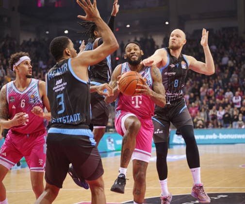Jeff Garrett Telekom Baskets Bonn vs Science City Jena 19 Speiltag Saison 2025 26