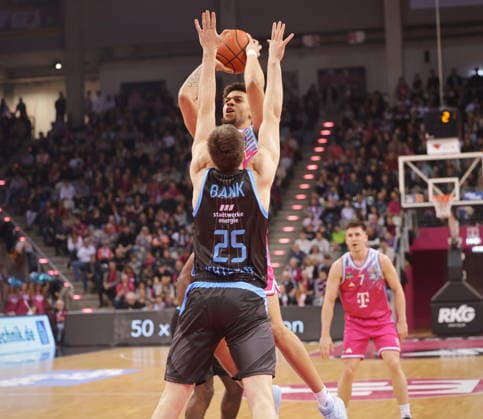 Alijah Comithier Telekom Baskets Bonn vs Science City Jena 19 Speiltag Saison 2025 26