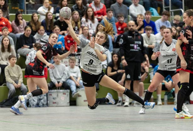 TG Nuertingen vs HSG Freiburg, Handball,2 Alsco Handball Bundesliga Women, Matchday 17, Season 2025 2026, 07 02 2026 Mira Fassbinder HSG Freiburg, 09HSG at the jump TG Nuertingen vs HSG Freiburg, Handball,2 Alsco Handball Bundesliga Women, Matchday 17, Season 2025 2026, 07 02 2026 Copyright: xEibner-Pressefoto DavidexDixGiovx EP_DGI