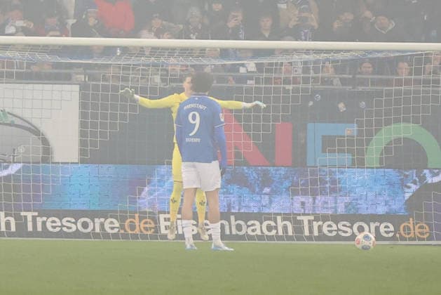 07 02 2026, xrekx, Soccer 2 Bundesliga, SV Darmstadt 98 1 FC Kaiserslautern v l Penalty for 1 0 by Fraser Hornby SV Darmstadt 98 Julian Krahl 1 FC Kaiserslautern DFL DFB REGULATIONS PROHIBIT ANY USE OF PHOTOGRAPHS as IMAGE SEQUENCES and or QUASI VIDEO Darmstadt