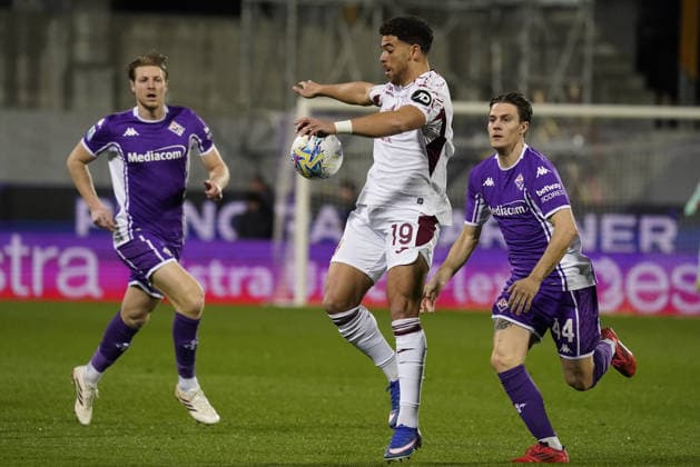 Torino™s Che Adams fight for the ball with Fiorentina™s Nicolo Fagioli during the Serie A soccer match between Fiorentina and Torino at the Artemio Franchi stadium in Florence, center of Italy - Saturday , February 07, 2026. - Soccer  Copyright: xMarcoxBucco LaxPressex
